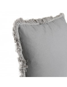 Cojín gris con flecos 2