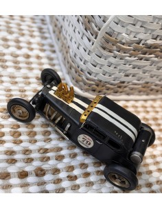 Coche clásico de metal...