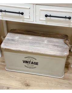 Caja de metal beige con...