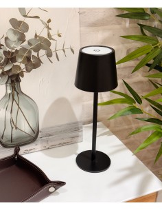 Lámpara de mesa metal negro...